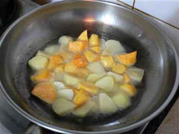 拔丝红薯土豆的做法步骤4
