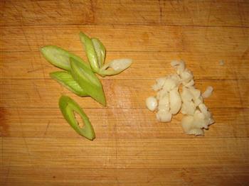 蒜香荷兰豆的做法图解2
