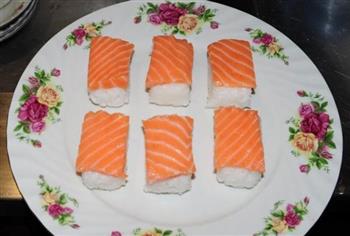 三文鱼寿司的做法图解5