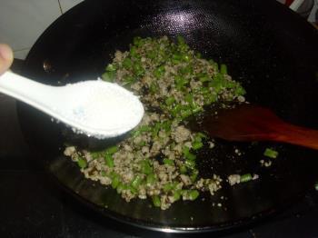 橄榄菜炒豇豆的做法步骤13
