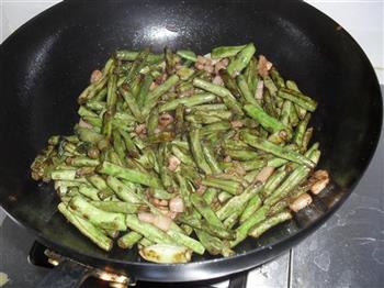 肉粒干煸四季豆的做法步骤5
