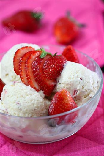 草莓冰淇淋的做法图解10