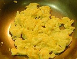 黄花菜炒鸡蛋的做法步骤6
