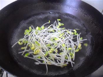 韩式辣白菜豆腐汤的做法步骤2