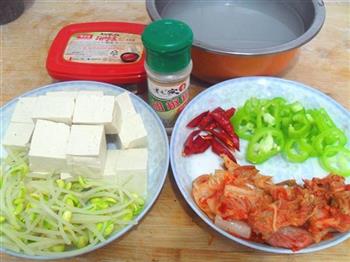 韩式辣白菜豆腐汤的做法步骤3