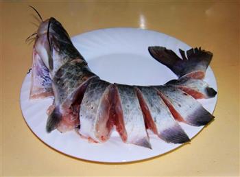 贵州酸汤鱼的做法步骤2