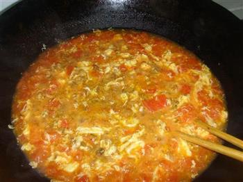 香浓西红柿鸡蛋汤的做法步骤7