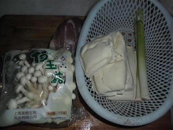 白玉菇烧豆腐的做法图解1