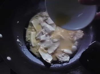 韭菜头炒鸡蛋豆腐的做法步骤4