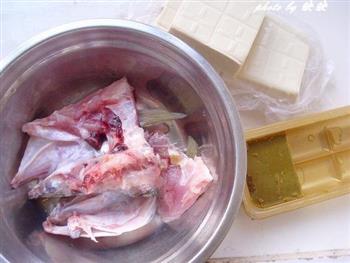 咖喱鱼头豆腐汤的做法步骤1