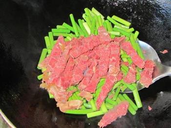 蒜苔炒牛肉的做法图解6