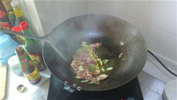 榨菜毛豆炒肉丝的做法步骤2