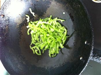 青椒豆芽菜的做法图解4