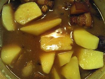 红烧肉炖土豆的做法步骤11