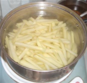 自制薯条的做法步骤2
