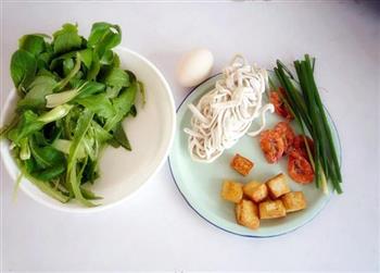 鲜虾油豆腐汤面的做法步骤1