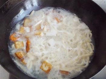 鲜虾油豆腐汤面的做法步骤4