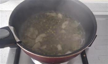 绿豆百合汤的做法步骤6