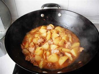 川味土豆红烧肉的做法步骤7