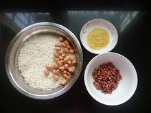 红豆花生蜜枣粽的做法步骤1
