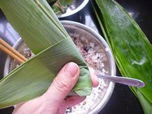 红豆花生蜜枣粽的做法步骤6