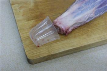蓝莓酱烤澳洲羊腿的做法步骤2