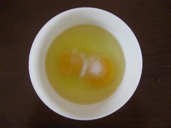 金针菇炒鸡蛋的做法步骤2