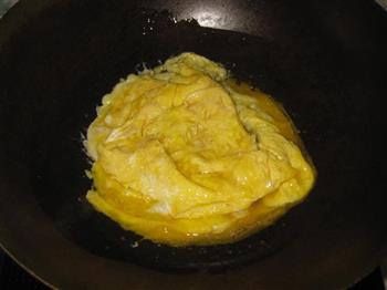 金针菇炒鸡蛋的做法步骤4