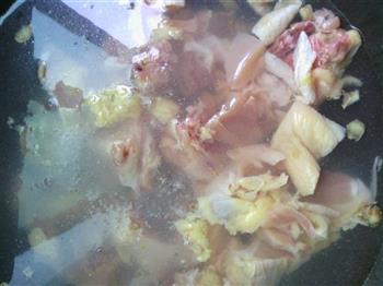 玉米莴笋炖鸡汤的做法步骤1