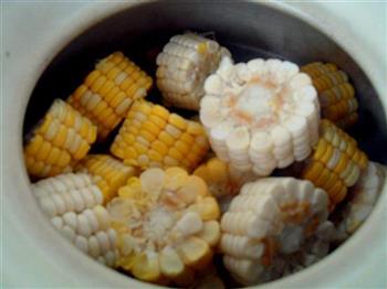 双色玉米排骨汤的做法步骤11