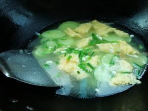 黄瓜鸡蛋汤的做法步骤6