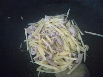 尖椒土豆炒肉丝的做法步骤2