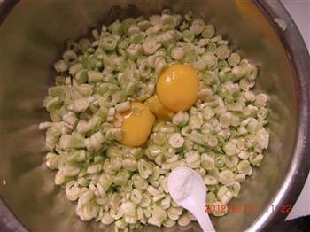 扁豆鸡蛋饼的做法步骤4