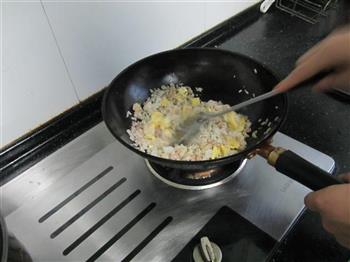肉末鸡蛋炒饭的做法步骤3