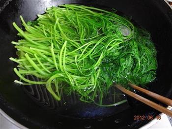 茴香牛肉煎饺的做法步骤2