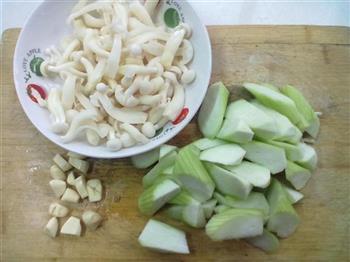清炒丝瓜白玉菇的做法步骤1