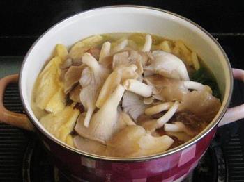 珍菇豆腐泡腊肉煲的做法步骤8