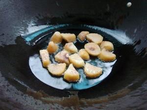 蛋包油煎粽子的做法图解3
