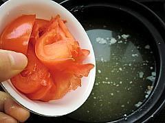 番茄土豆排骨汤的做法步骤10