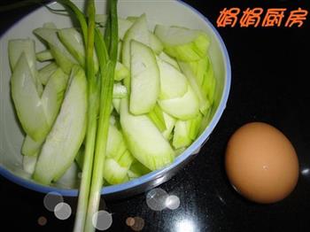 丝瓜蛋汤的做法步骤1