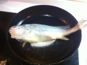 红烧黄花鱼的做法步骤5