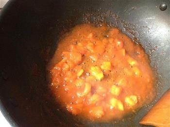 茄汁脆肠意粉的做法步骤3