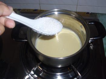 双色牛奶布丁的做法步骤3
