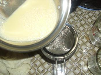 双色牛奶布丁的做法图解6
