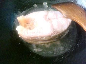 豆腐鲤鱼的做法步骤4