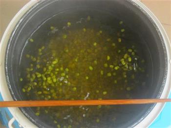 绿豆糖水的做法步骤2