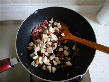 培根双菇饭的做法步骤7