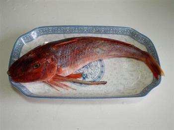 清炖红娘鱼的做法步骤1