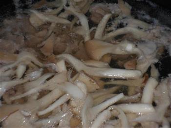 蘑菇肉丝汤的做法步骤5