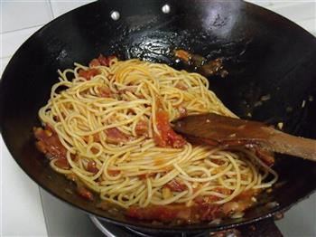番茄培根意大利面的做法步骤9